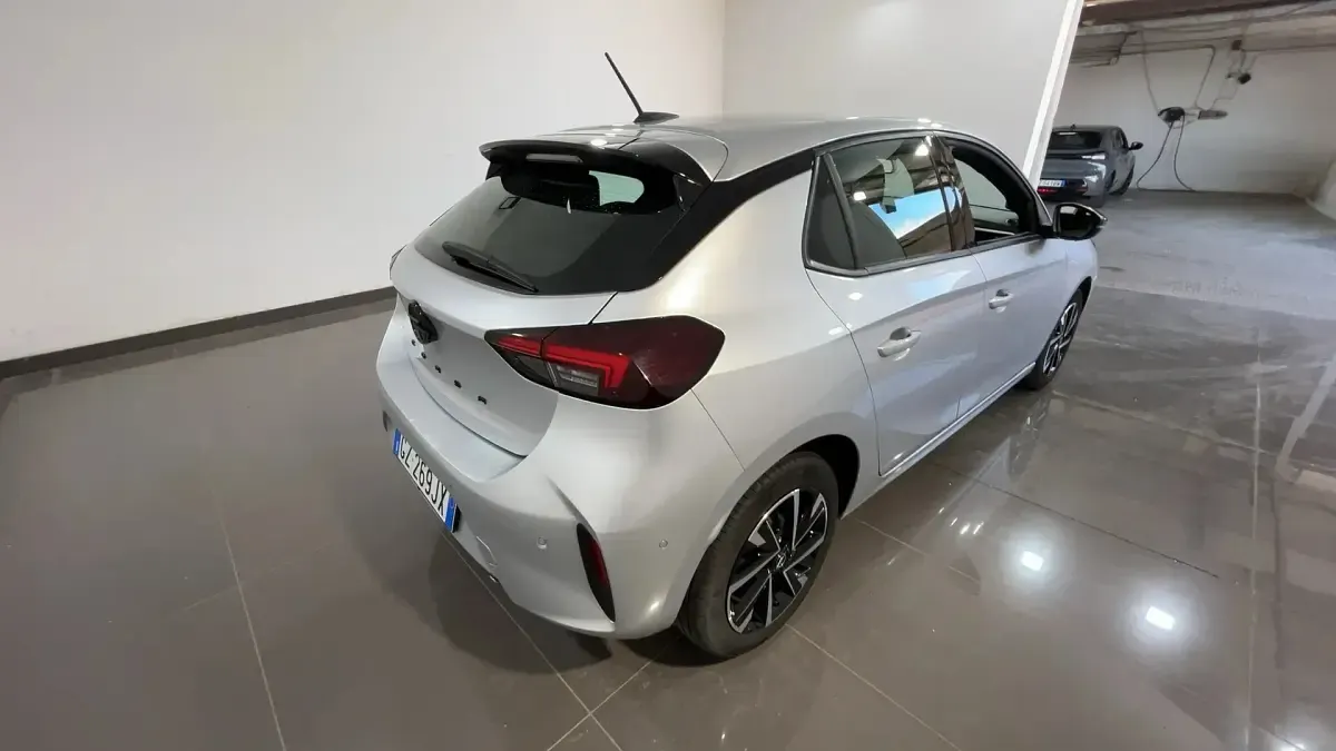 Usata Opel Corsa S 100 CV (73 kW) 2025 Kaolin white Utilitaria