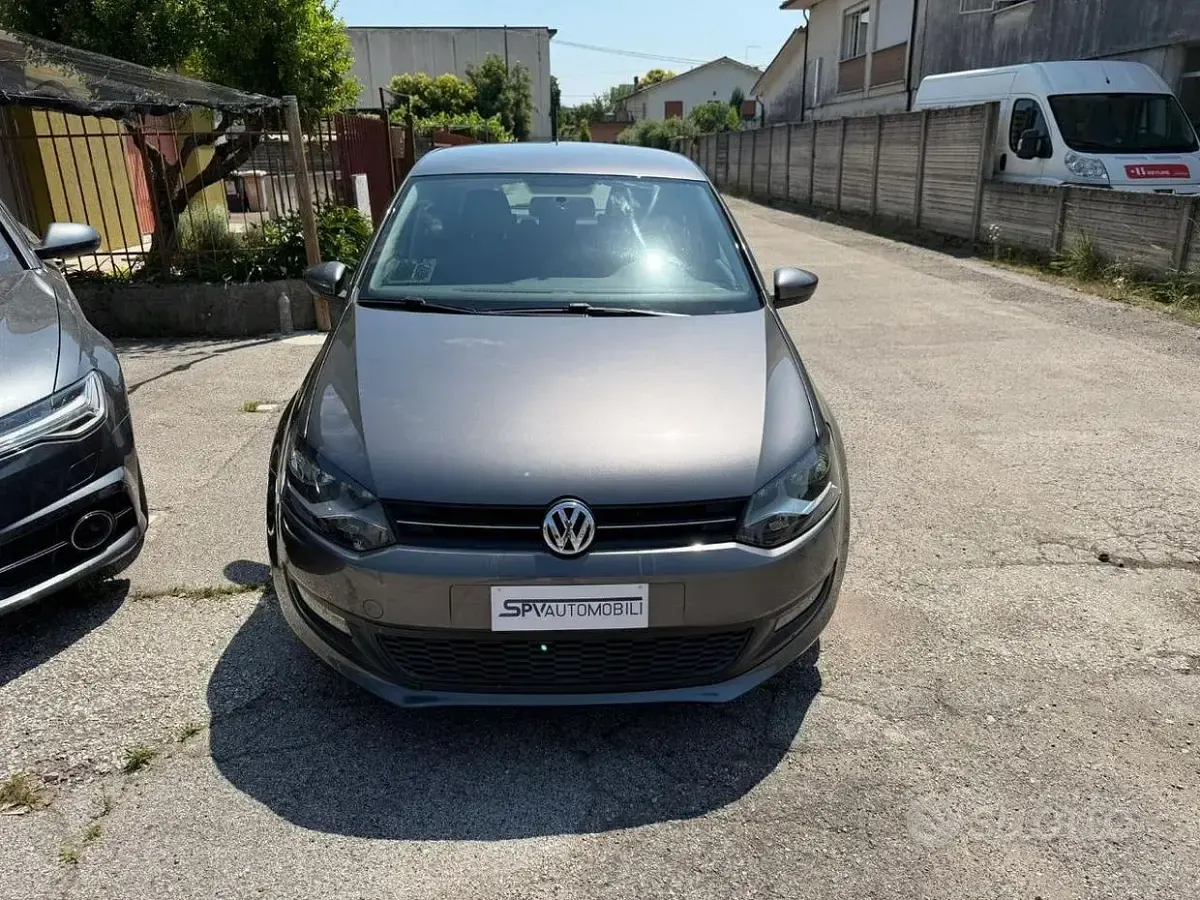 Usata VW Polo 90 CV (66 kW) 2010 Grigio Utilitaria