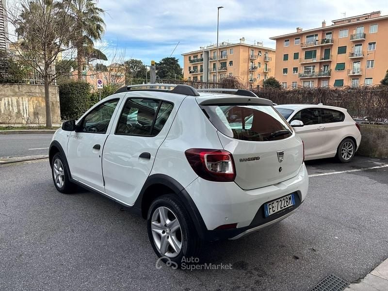 Usata Dacia Sandero Stepway 90 CV (66 kW) 2016 Bianco Berlina