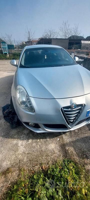 Usata Alfa Romeo Giulietta 120 CV (88 kW) 2014 Blu Utilitaria