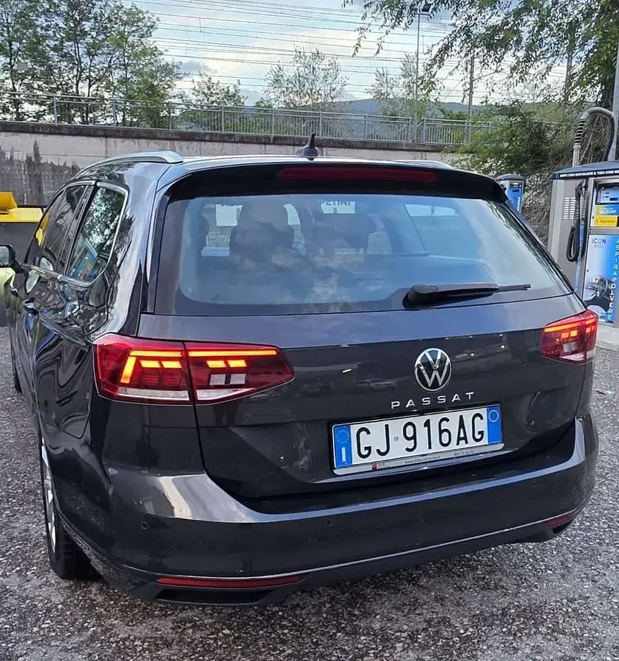 Begagnad VW Passat 150 HK (110 kW) 2022 Grå Kombi