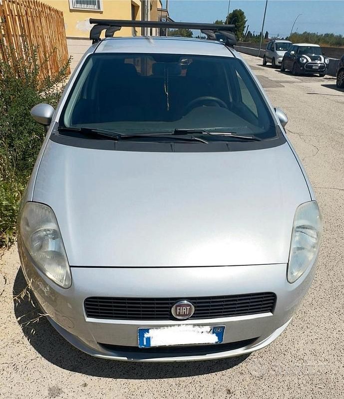 Usata Fiat Grande Punto 65 CV (47 kW) 2012 Grigio Utilitaria