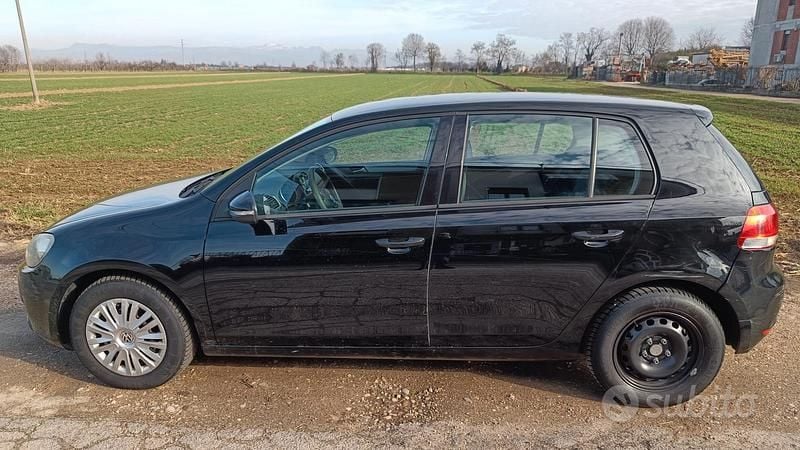 Usata VW Golf VII 105 CV (77 kW) 2013 Nero Station wagon