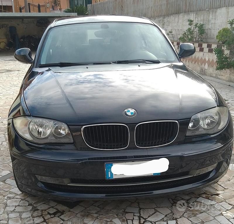 Usata BMW 118 122 CV (89 kW) 2009 Nero Utilitaria