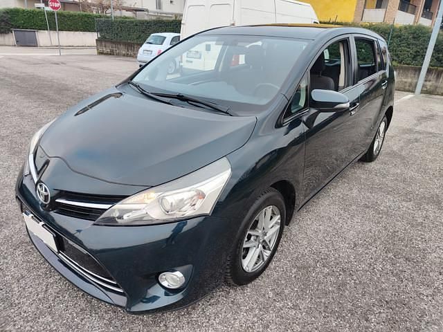 Usata Toyota Verso 111 CV (81 kW) 2016 Nero Monovolume