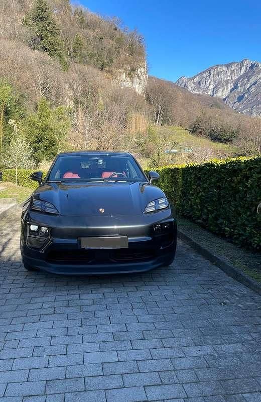 Usata Porsche Macan 300 kW (408 CV) 2024 Nero SUV