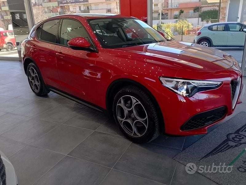 Usata Alfa Romeo Stelvio Tech Edition 160 CV (117 kW) 2019 Rosso SUV