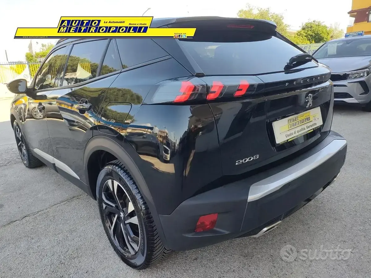 Usata Peugeot 2008 Allure 131 CV (96 kW) 2022 Nero SUV