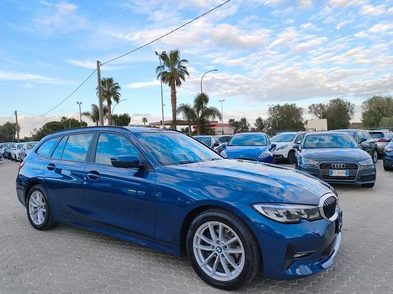 Begagnad BMW 318 Advantage 150 HK (110 kW) 2021 Blå Kombi