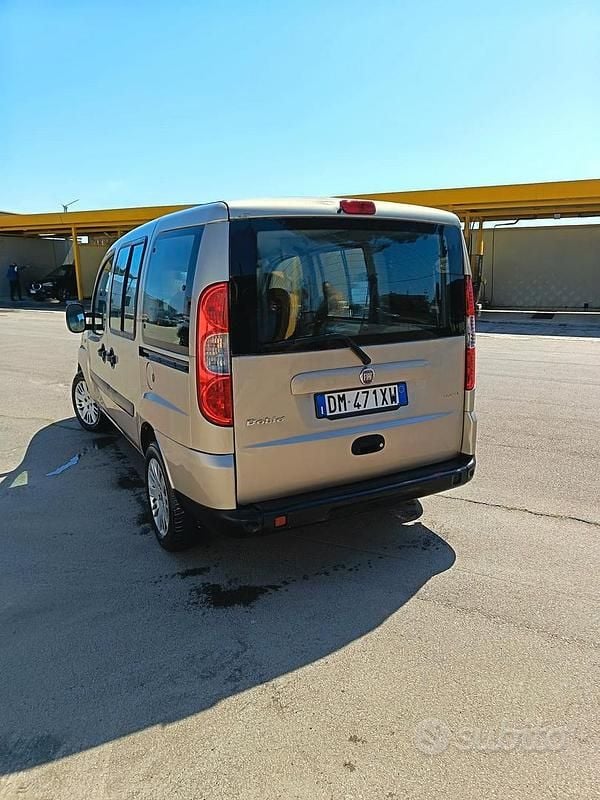 Usata Fiat Doblò 120 CV (88 kW) 2008 Monovolume