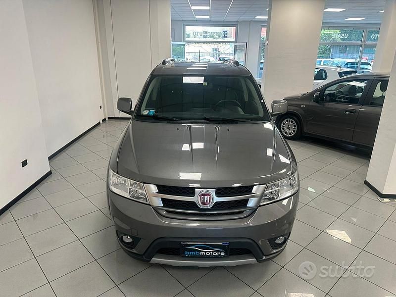 Usata Fiat Freemont Lounge 170 CV (125 kW) 2013 Grigio SUV