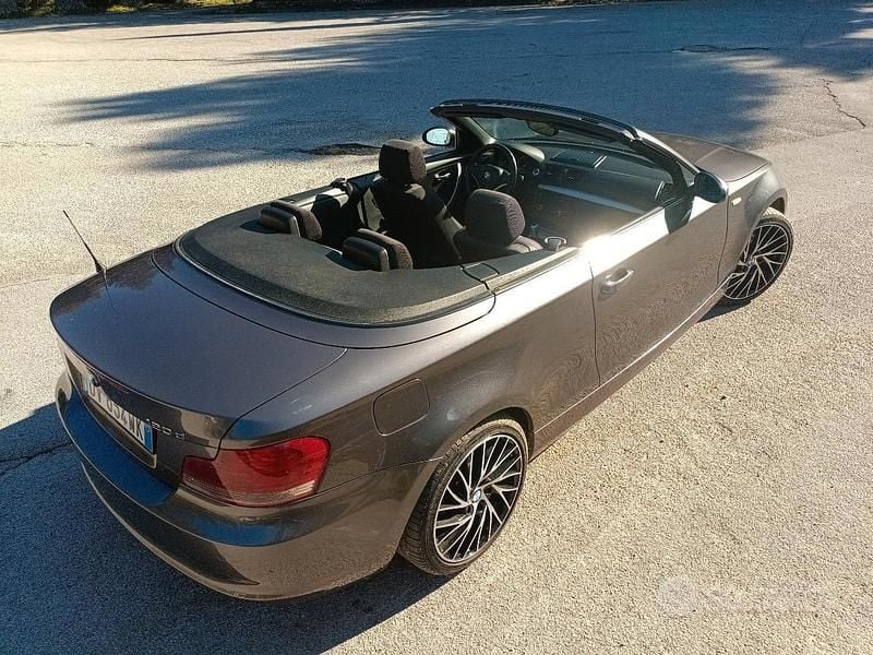 Usata BMW 120 Cabriolet 177 CV (130 kW) 2009 Grigio Cabrio