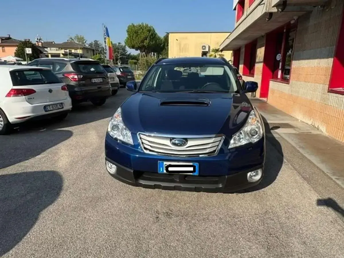 Usata Subaru Outback Trend 150 CV (110 kW) 2013 Blu/azzurro Station wagon