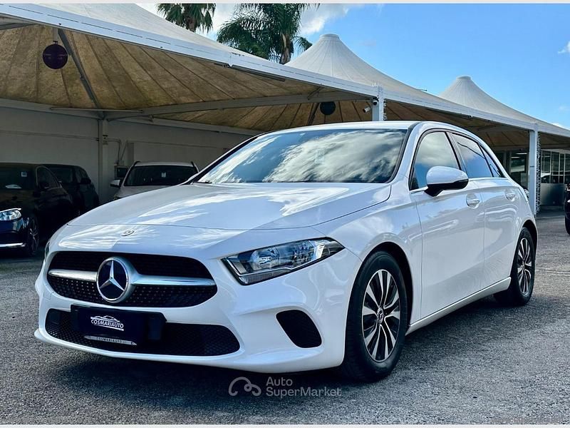 Usata Mercedes A160 Business 95 CV (69 kW) 2020 Bianco pastello Berlina
