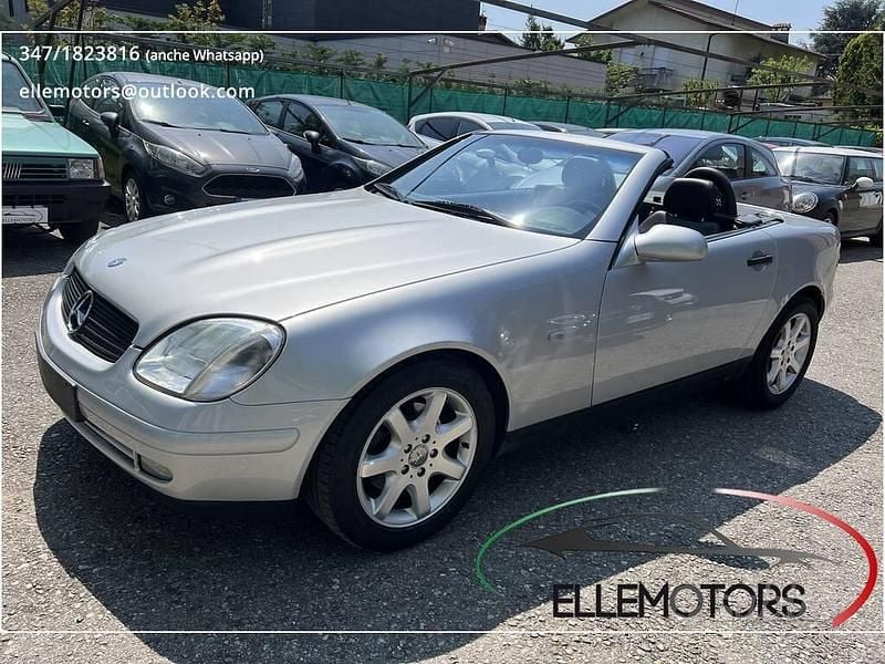Usata Mercedes SLK200 136 CV (100 kW) 1999 Argento Cabrio