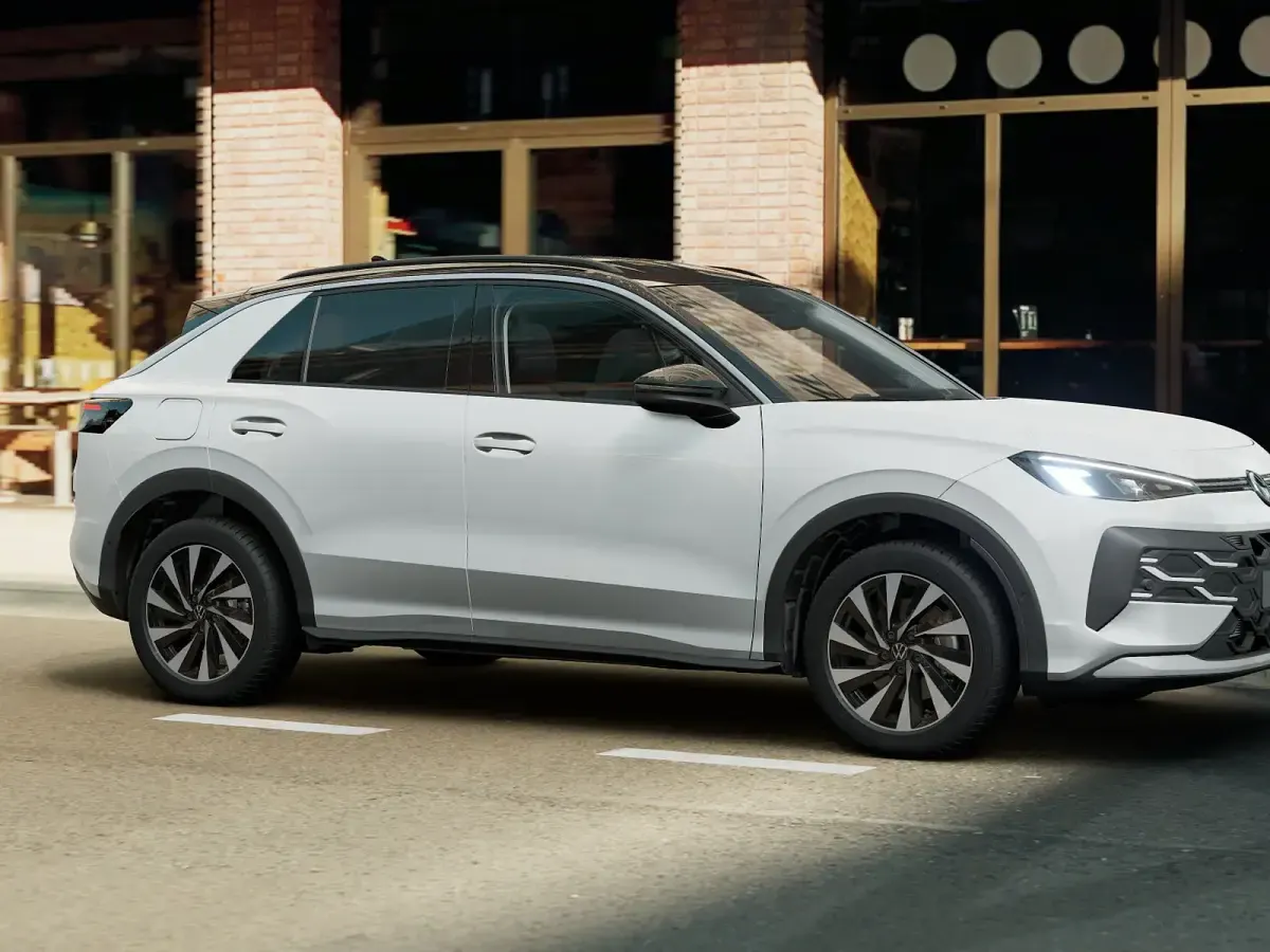 Nuova VW T-Roc Life 115 CV (84 kW) 2026 Pure white nero SUV