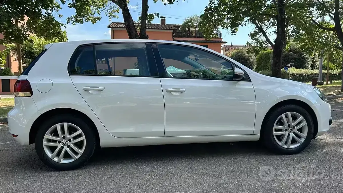 Usata VW Golf VII Highline 105 CV (77 kW) 2012 Bluazzurro Berlina