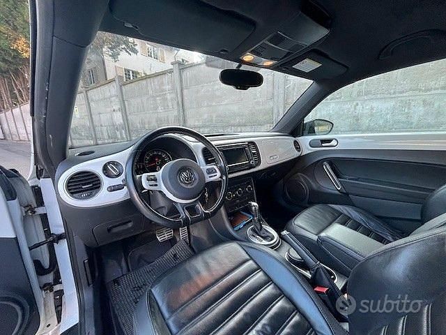 Usata VW Beetle 200 CV (147 kW) 2012 Bianco Utilitaria