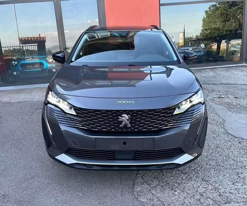 Begagnad Peugeot 3008 Style 131 HK (96 kW) 2022 Grå SUV