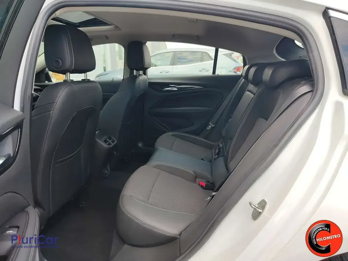 Usata Opel Insignia Elegance 174 CV (127 kW) 2021 Bianco Berlina