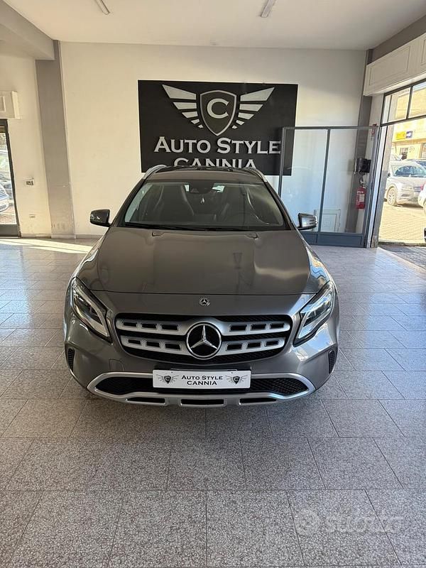 Grigio Usata 2019 Mercedes 200 Executive Station wagon | 21.990 € (Cara) - Immagine 1/4