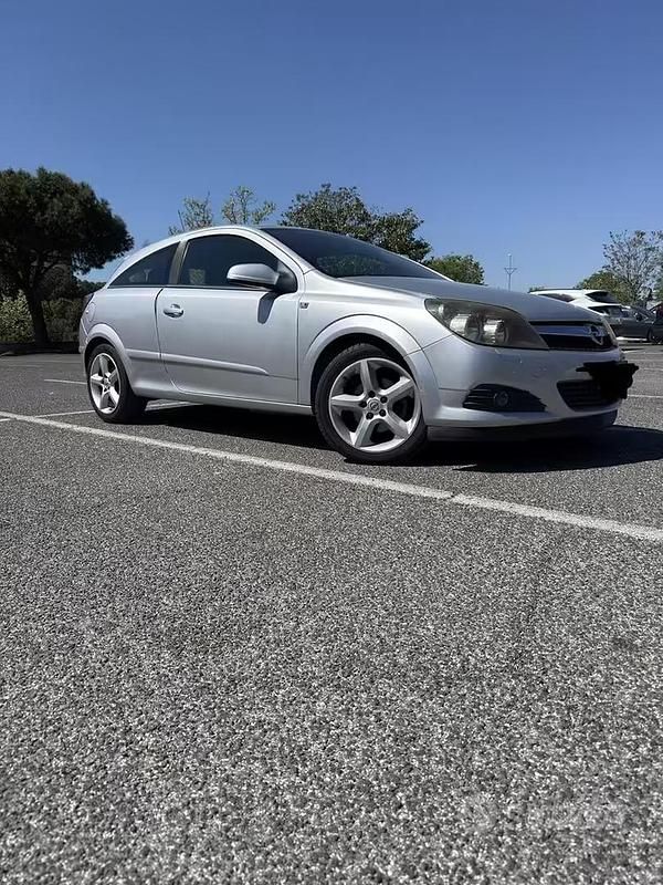 Usata Opel Astra GTC 2008 Grigio Berlina