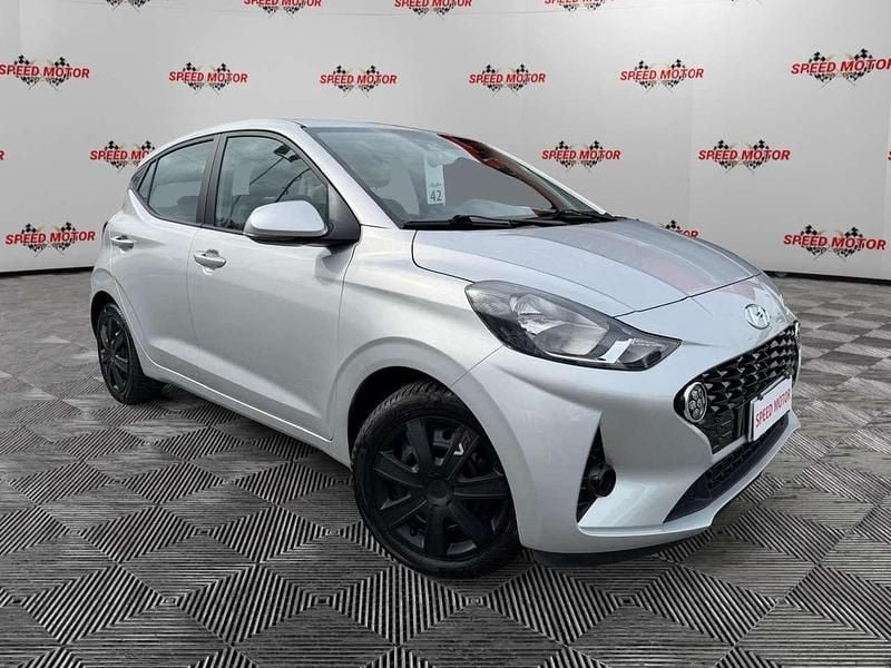 Usata Hyundai i10 67 CV (49 kW) 2020 Argento Utilitaria