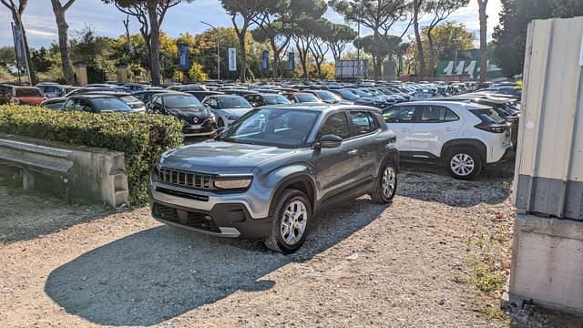 Usata Jeep Avenger Altitude 100 CV (73 kW) 2024 Grigio SUV