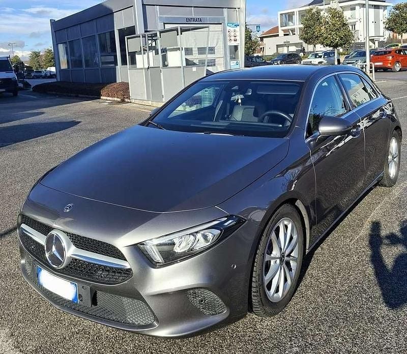 Usata Mercedes A180 136 CV (100 kW) 2020 Berlina