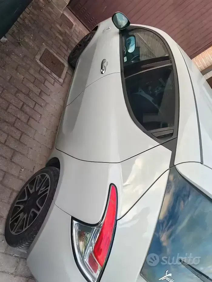 Usata Lancia Ypsilon 69 CV (50 kW) 2018 Grigio Utilitaria