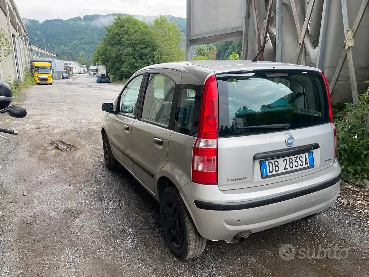 Usata Fiat Panda 69 CV (50 kW) 2006 Grigio Utilitaria
