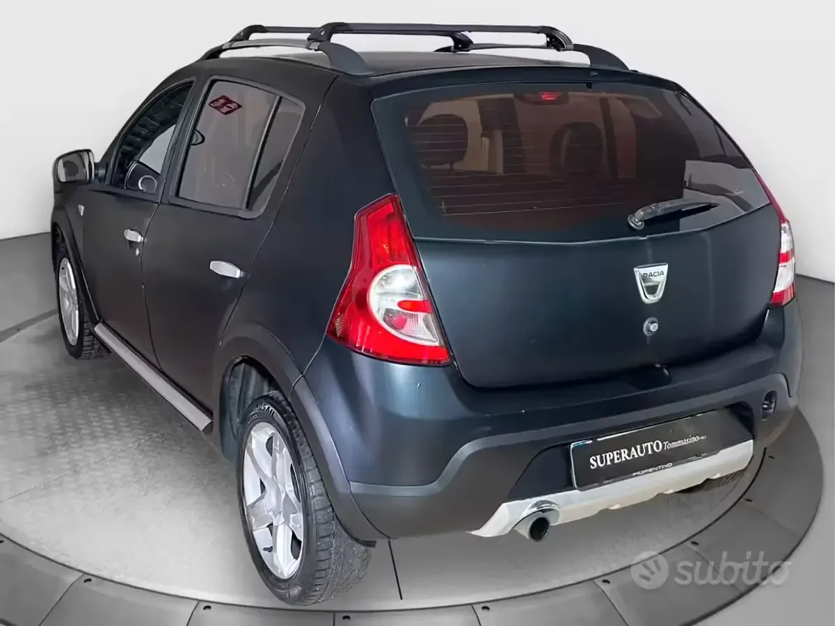 Usata Dacia Sandero Stepway 85 CV (62 kW) 2012 Nero Berlina