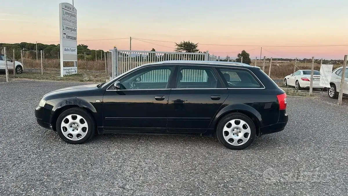 Usata Audi A4 130 CV (95 kW) 2004 Nero Station wagon