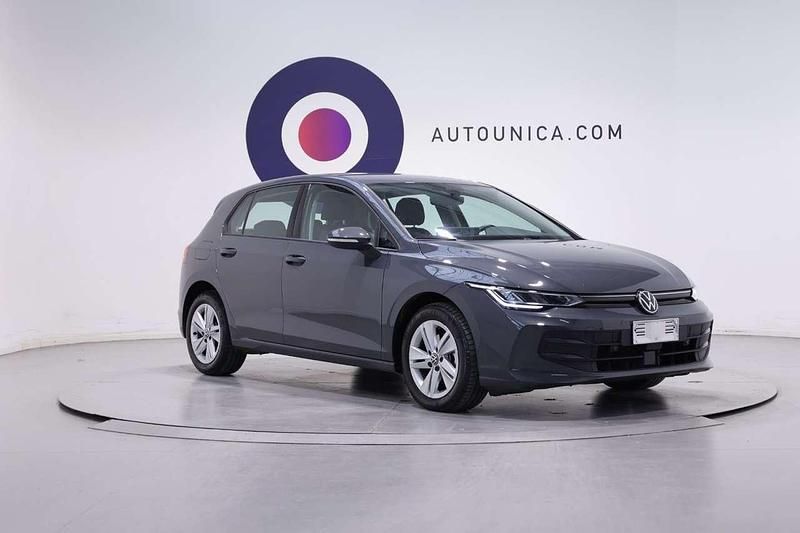 Usata VW Golf VIII Life 116 CV (85 kW) 2025 Grigio Berlina