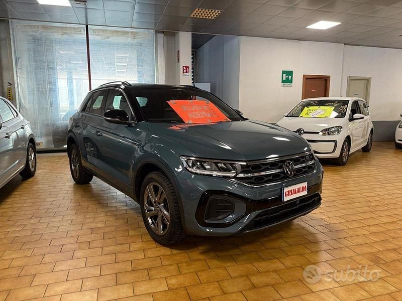 Usata VW T-Roc R-line 150 CV (110 kW) 2023 Grigio SUV