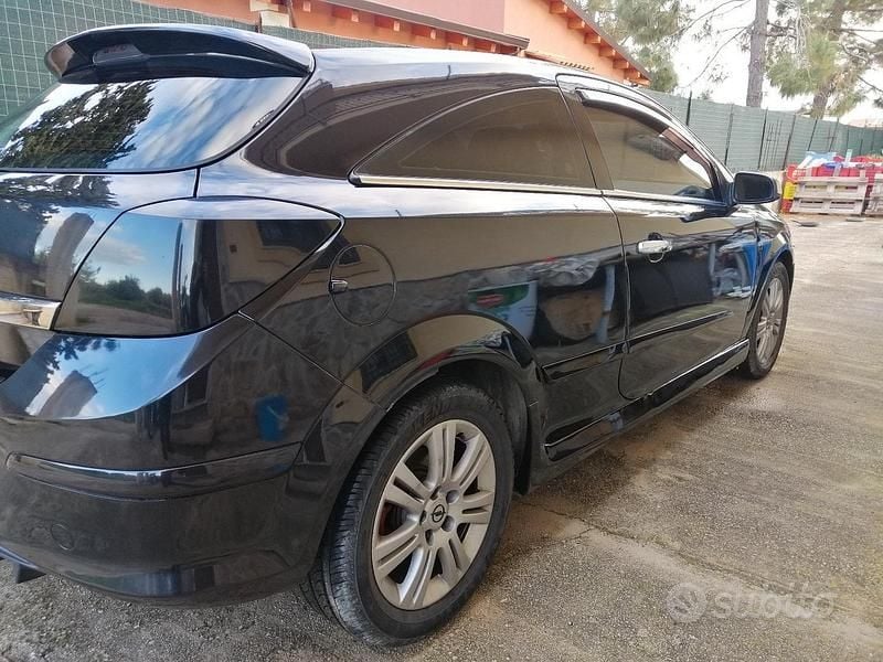 Usata Opel Astra GTC 2007 Coupé