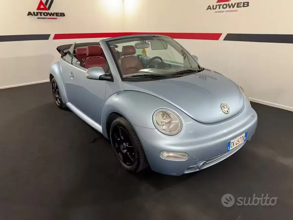 Usata VW New Beetle 102 CV (75 kW) 2004 Bluazzurro Utilitaria