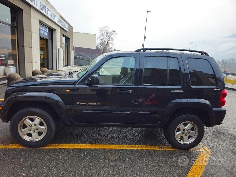 Usata Jeep Cherokee 143 CV (105 kW) 2002 Nero SUV