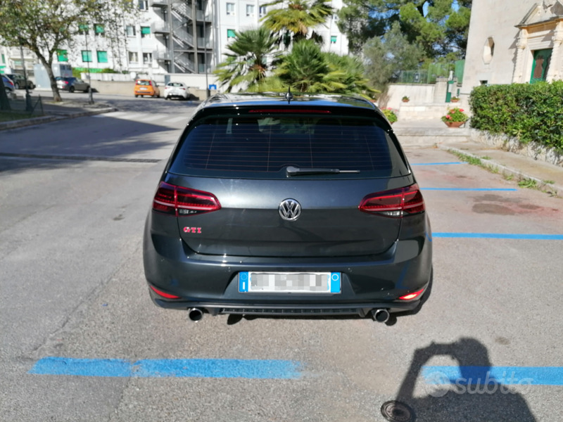 Usato 2016 VW Golf 2.0 Benzin 230 CV (23.000 €)