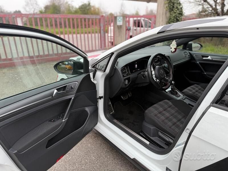 Usata VW Golf VII GTI 230 CV (169 kW) 2017 Berlina