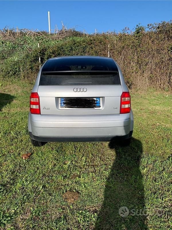 Usata Audi A2 75 CV (55 kW) 2002 Grigio Utilitaria