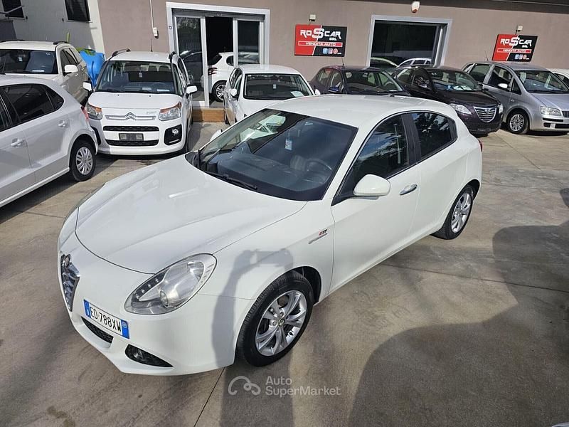 Usata Alfa Romeo Giulietta Distinctive 170 CV (125 kW) 2010 Bianco Berlina