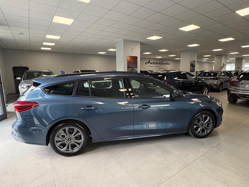 Usata Ford Focus ST-Line 125 CV (91 kW) 2023 Blu Station wagon