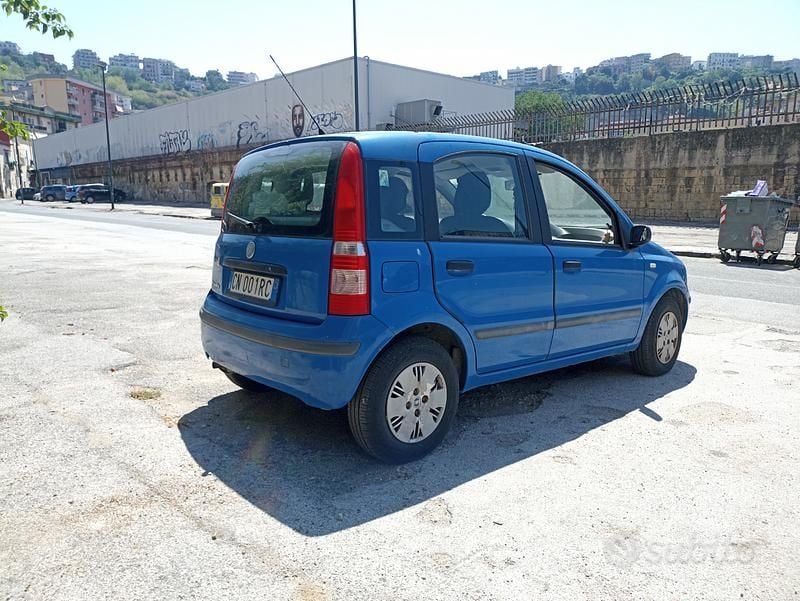 Usata Fiat Panda Dynamic 60 CV (44 kW) 2004 Blu Utilitaria