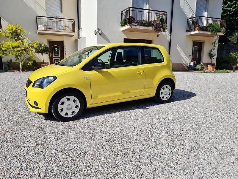 Usata Seat Mii Style 60 CV (44 kW) 2012 Giallo Utilitaria