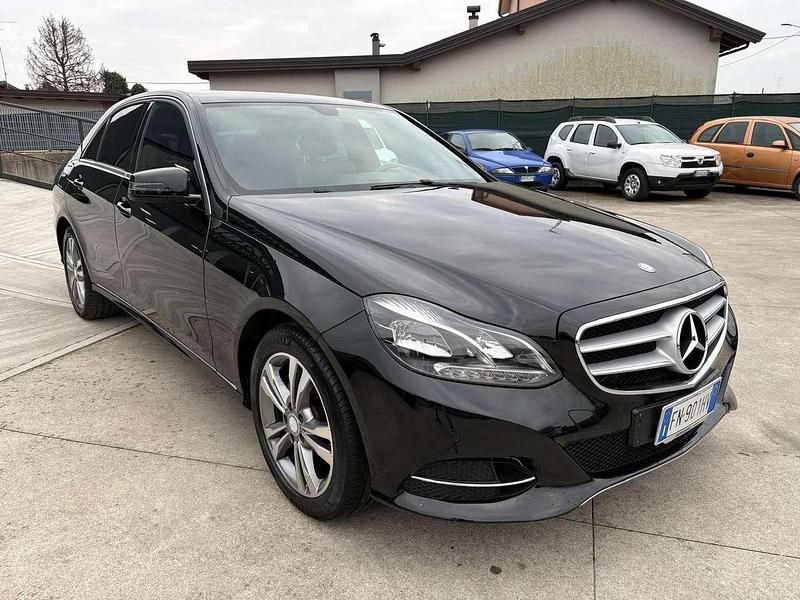 Usata Mercedes E220 Premium 170 CV (125 kW) 2014 Nero Berlina