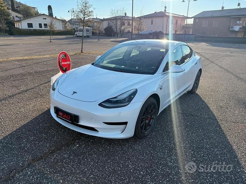 Usata Tesla Model 3 Standard Range 239 kW (325 CV) 2019 Bianco Berlina