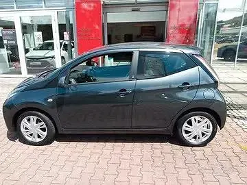 Usata Toyota Aygo 69 CV (50 kW) 2017 Grigio Utilitaria