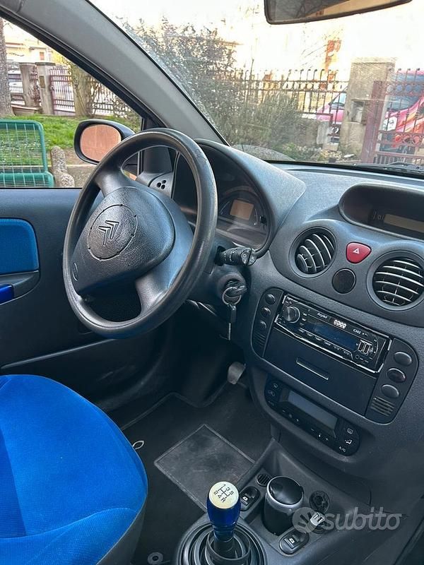 Usata Citroën C2 70 CV (51 kW) 2004 Grigio Utilitaria