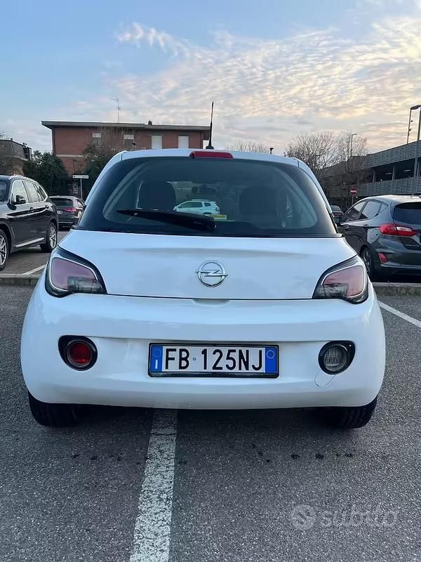 Usata Opel Adam 87 CV (63 kW) 2015 Utilitaria